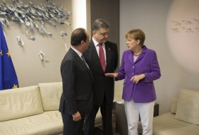 Poroshenko, Merkel, Hollande disappointed over lack of Minsk talks progress